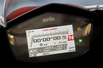 2023 Aprilia RS 660 Trofeo Review: TFT dash