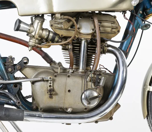 Mike Hailwood 1960 Ducati 125 Barcone D1